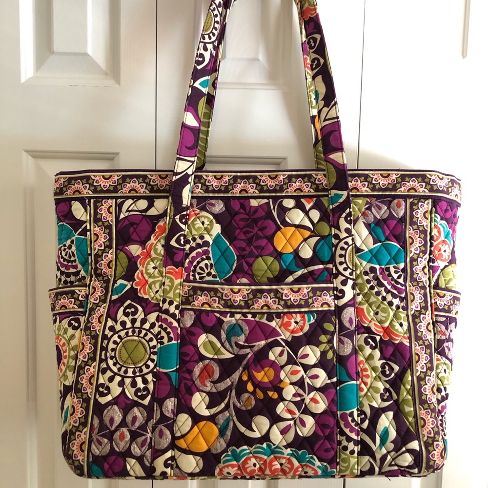 Like New! Vera Bradley Get Carried Away tote